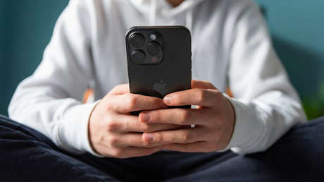 Reuters: Meta permitió el acceso de niños a 'chatbots' capaces de mantener interacciones sexuales