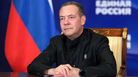 Medvédev explica por qué Rusia está mucho mejor que Europa en servicios