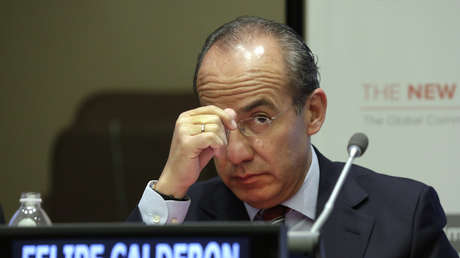 "¡Asesino!, ¡Lárgate!": gritos a Felipe Calderón en un foro en París