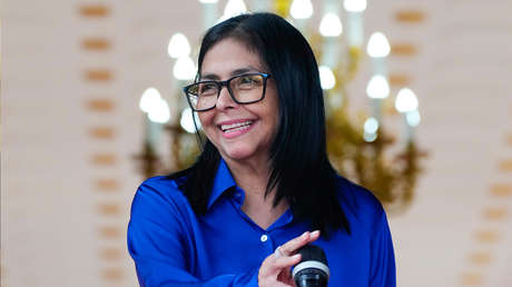 Delcy Rodríguez se convierte en la primera mujer en ejercer como Comandante en Jefe de las FANB