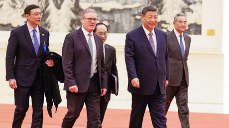 VIDEO: Xi Jinping le da a Starmer una lección de mandarín