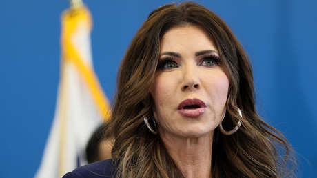 Trump: "Lunáticos de izquierda radical" persiguen a la 'cazamigrantes' porque es mujer