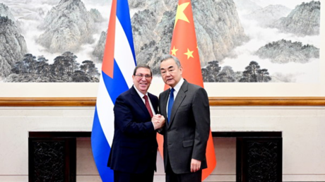 China se opone a la injerencia externa "injustificada" en los asuntos de Cuba