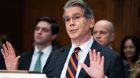 Jefe del Tesoro de EE.UU. admite que ayudó a provocar las protestas en Irán