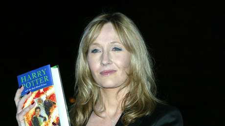 J.K. Rowling carga contra el oportunismo de Starmer por el caso Epstein