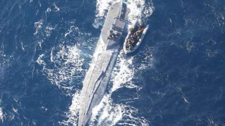 Colombia y EE.UU. destruyen 'narcosubmarino' con 10 toneladas de cocaína