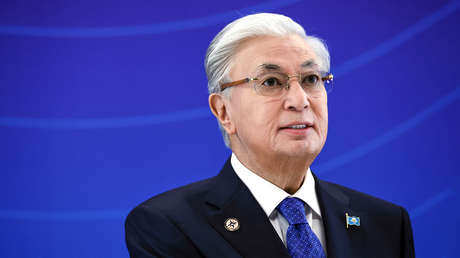 Líder de exrepública soviética critica a los funcionarios que evitan leer textos largos