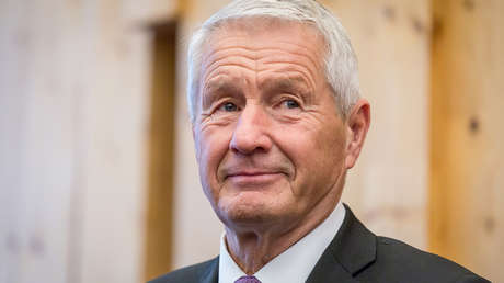 Un destacado político europeo se dirigió a Epstein con una petición y lo paga caro