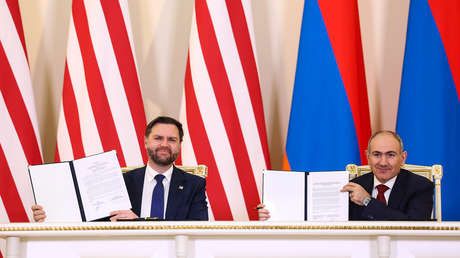 Moscú comenta la visita de Vance a una exrepública soviética