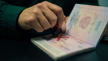 La insólita razón de una república exsoviética para negar la entrada a una mujer