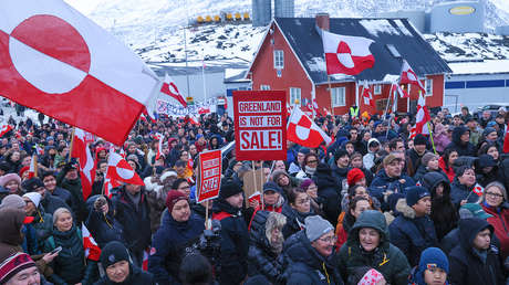 Preguntan a la líder danesa sobre Groenlandia y responde sobre Putin