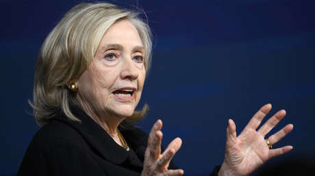 Hillary Clinton afirma que su esposo y Obama deportaron a más personas que Trump