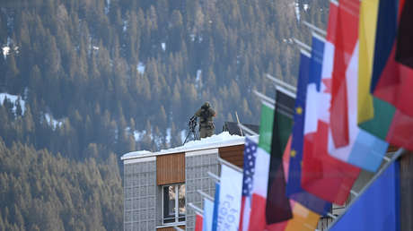 "Conserje de Davos": Papeles de Epstein aclaran cómo operaba entre la élite de multimillonarios