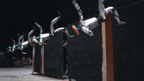 VIDEO: Así entrenan los espectaculares robots de kungfú chinos