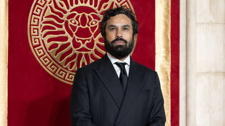 Actor de 'La teoría del Big Bang' paga cuentas médicas de familias al azar