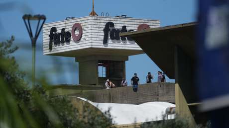 VIDEO: Trabajadores irrumpen en una fábrica argentina en protesta por despidos masivos