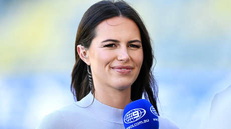 VIDEO: Reportera aparece ebria en plena cobertura de los JJ.OO y habla incoherencias sobre iguanas y café