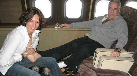 Así es el interior del 'Lolita Express' de Epstein que se pudre en un cementerio de aviones (FOTOS)