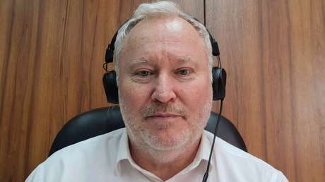 "Menos inteligencia que un estanque de algas": Experto sobre planes de Londres y París de armar a Kiev con bomba nuclear