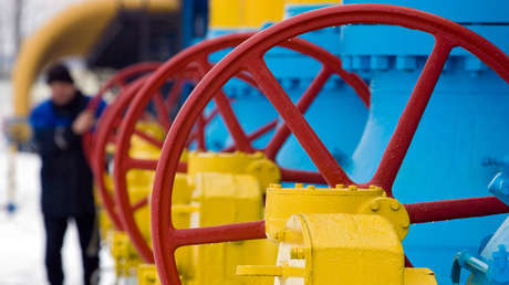 Londres levanta sanciones al oleoducto que lleva crudo ruso a Europa hasta octubre de 2027