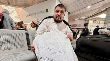 "Nos pararon solamente por el color de piel": mexicano deportado de EE.UU. queda varado ante la narcoviolencia