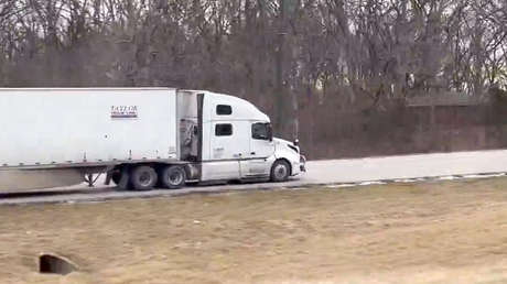 Camionero somalí no supera prueba de inglés y va en sentido contrario por una carretera en EE.UU. (VIDEO)