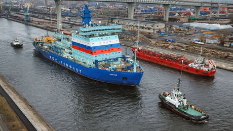 Rompehielos rusos ayudan a barcos extranjeros atrapados en el mar Báltico