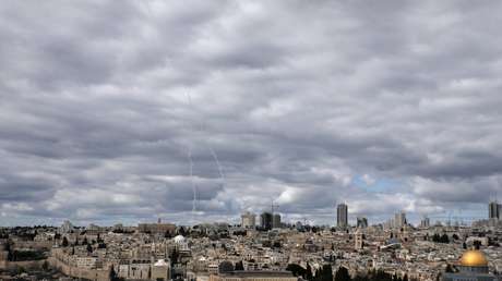 Irán lanza nueva ola de ataques con misiles contra Israel