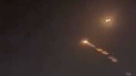 VIDEO: Tres disparos de Patriot no aciertan en un misil iraní y dejan 'al desnudo' una base clave de EE.UU.