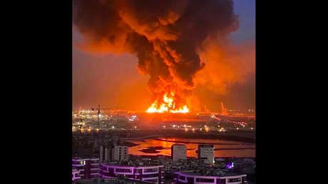 VIDEOS, FOTOS: Base estadounidense en Irak arde en llamas tras ataques con drones y misiles