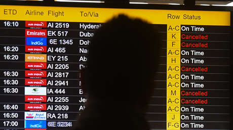 Сaos aéreo con cientos de miles de pasajeros varados por la escalada en Oriente Medio