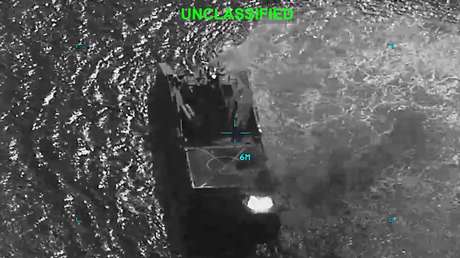 EE.UU. muestra imágenes de la destrucción de un buque de guerra iraní