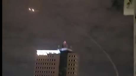 VIDEO: Los sistemas de defensa israelíes se activan en medio de las sirenas sobre Tel Aviv