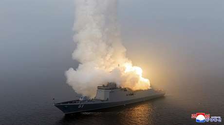 VIDEO: La Armada de la RPDC prueba sus misiles de crucero bajo la supervisión de Kim