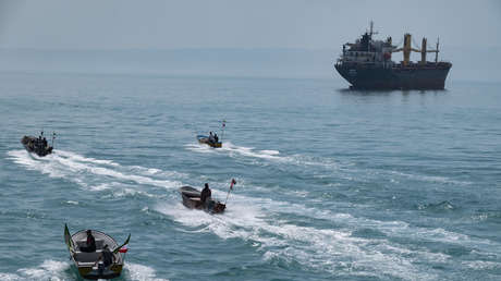 Irán: "No tenemos intención de cerrar el estrecho de Ormuz, pero consideraremos todos los escenarios"