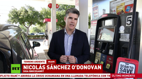 Ciudadanos indignados por altos precios de la gasolina causados por guerra en Oriente Medio