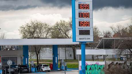 La Casa Blanca afirma que el alza del petróleo es "temporal" tras el ataque a Irán