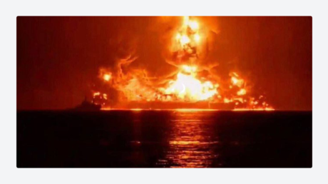 Al menos dos petroleros alcanzados en ataques cerca de las costas de Irak (VIDEOS)