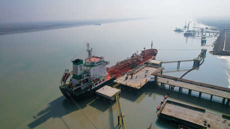 Irak anuncia el cierre de sus puertos petroleros