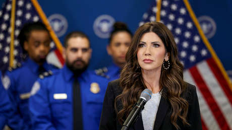 "La gota que colmó el vaso" y definió el cese de la 'cazamigrantes' de Trump fue presunta infidelidad