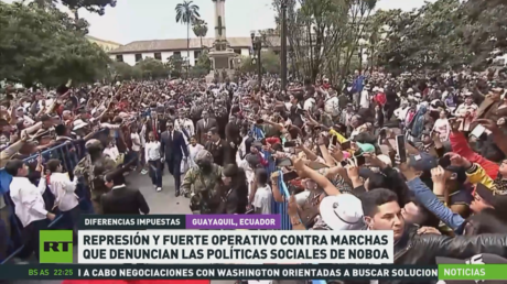 Represión y fuerte operativo contra marchas que denuncian las políticas sociales de Noboa