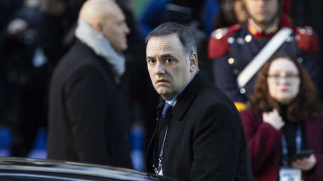 "Fue una invitada del presidente": jefe de Gabinete argentino justifica el polémico viaje a EE.UU. con su esposa