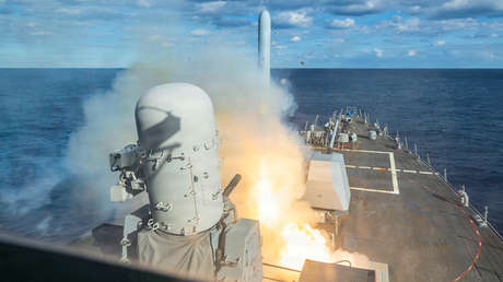 Senador de EE.UU.: Estamos lanzando el equivalente a 10 hospitales al día sobre Irán