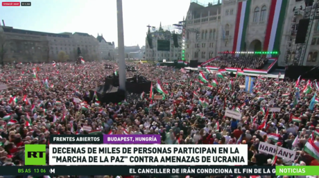 Decenas de miles de húngaros participan en la Marcha por la Paz contra amenazas de Ucrania
