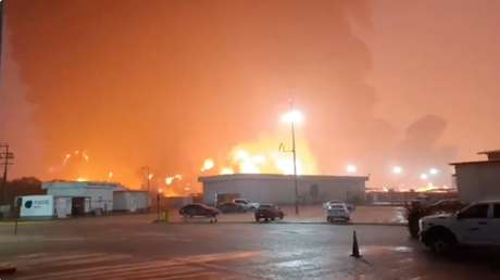 Incendio al exterior de la refinería de Pemex se cobra sus primeras víctimas (VIDEOS)