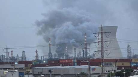 PRIMERAS IMÁGENES tras el bombardeo iraní contra la mayor refinería de Israel