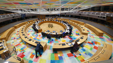 El elocuente gesto de Orbán ante el discurso de Zelenski en una cumbre de la UE