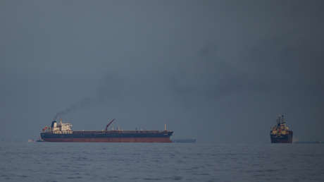 Militar iraní: Irán controla "firmemente" el estrecho de Ormuz