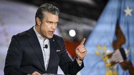 Hegseth sobre Irán: Estamos negociando usando las bombas