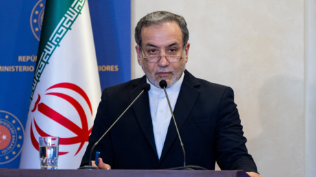 Canciller iraní: "Crimen de guerra" no basta para describir la gravedad de las atrocidades de EE.UU.